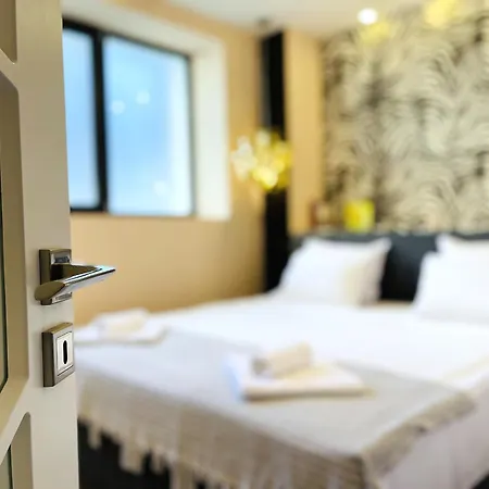 Modern & Classy Centre For 4 Guests & Parking 스타라 자고라