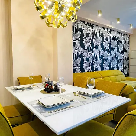 Modern & Classy Centre For 4 Guests & Parking Daire